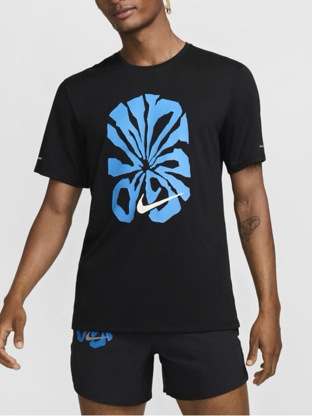 NWT Nike Rise 365 Run Energy Men's Dri-FIT SS Running Top Medium Black